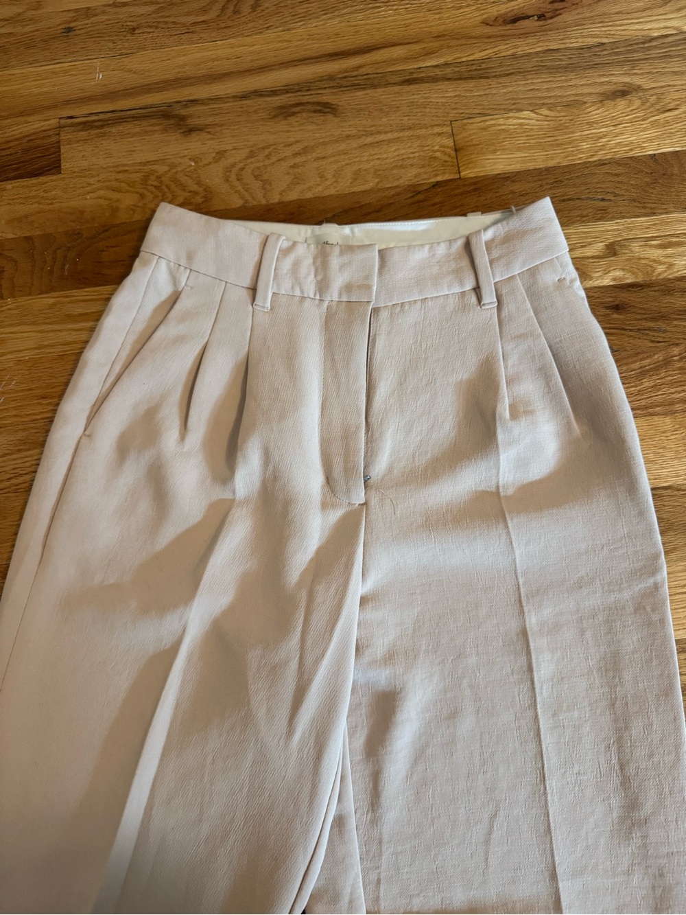 Aritzia The Effortless Pant - Picture 2 of 5